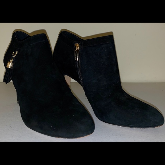 Vince Camuto Vecka Bootie Black Suede 7.5 Zip - Picture 1 of 7